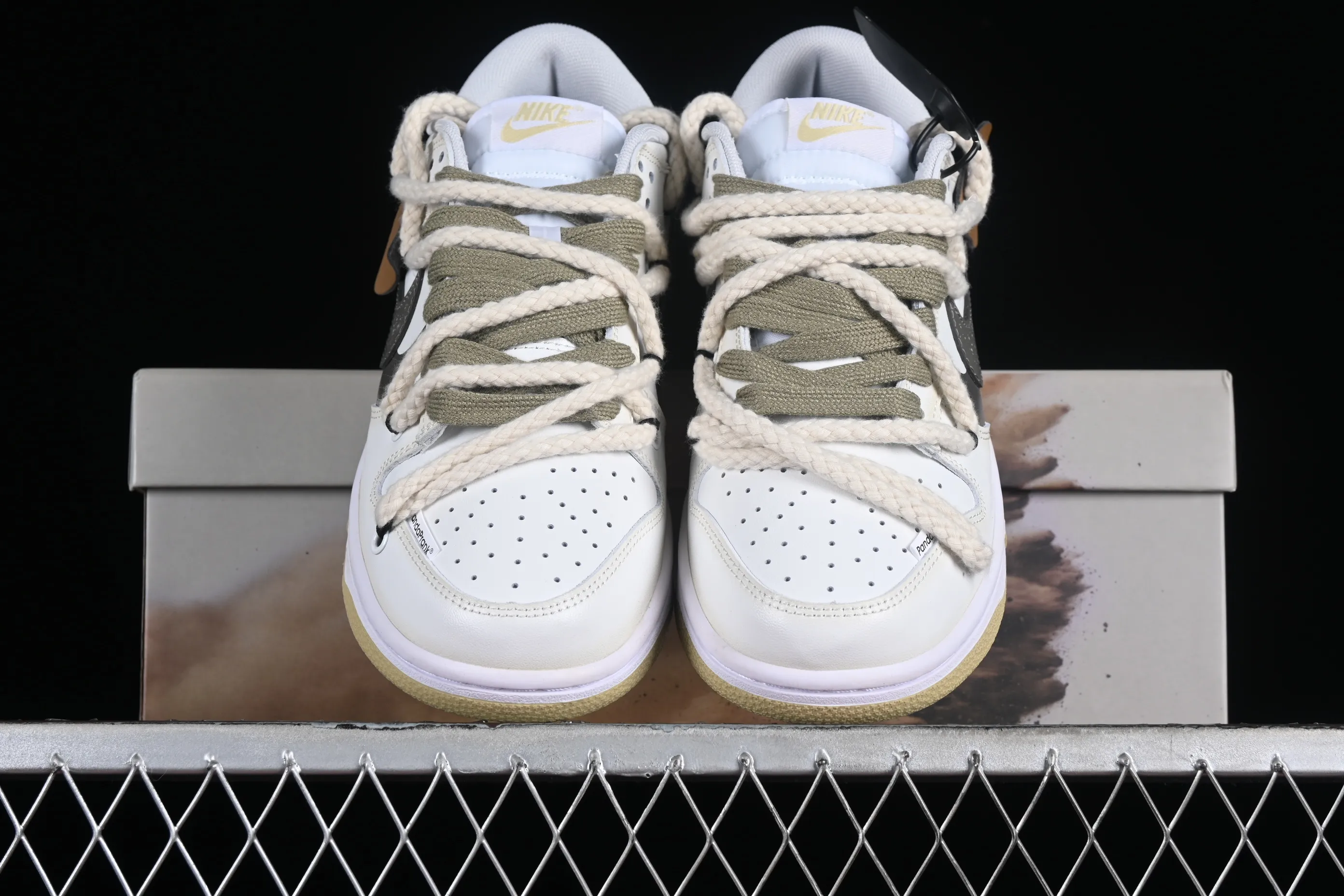 All categories Nk SB Dunk series Nk SB Dunk Low low-top sneakers Nk Dunk Low Panda Prank-Street Racing Flying Cloud Top SB strap low-top casual sneakers DV0833-100